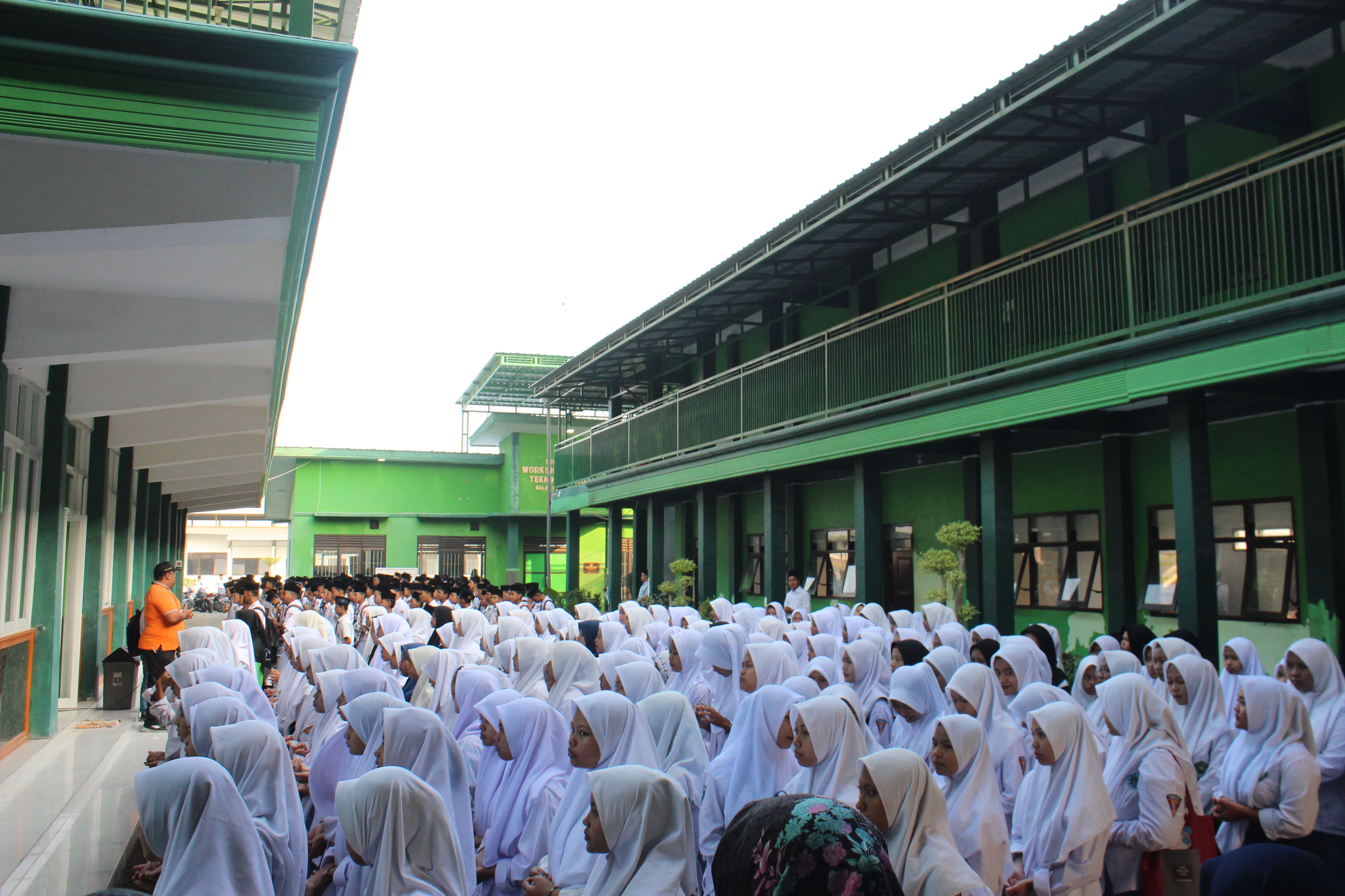 >Kelebihan Sekolah Menengah Kejuruan (SMK)